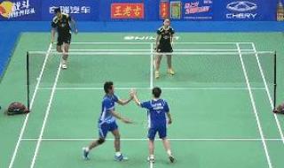 羽毛球发球动作要领